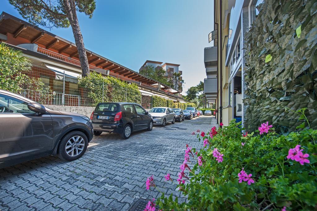 Hotel Minerva Lignano Sabbiadoro Luaran gambar